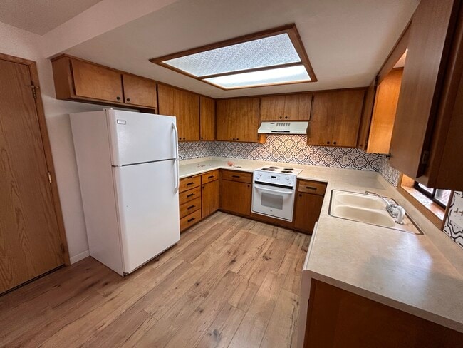 Building Photo - 3068 Milhoan Dr