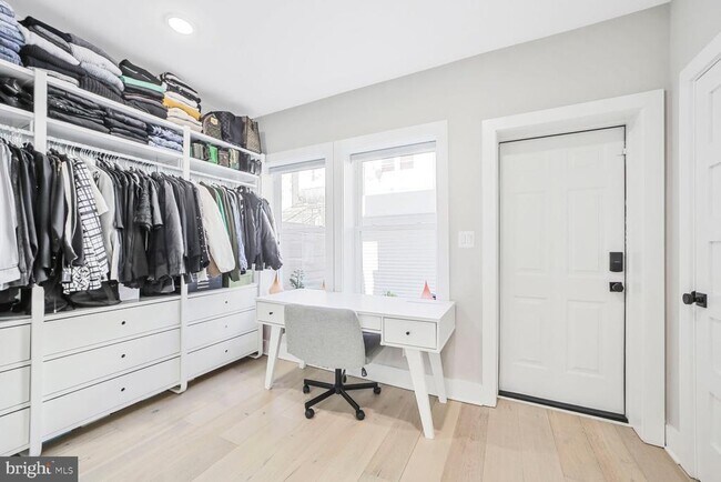 Foto del edificio - 1144 Owen Pl NE