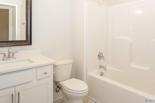 Building Photo - 14705 Greenleaf Dr