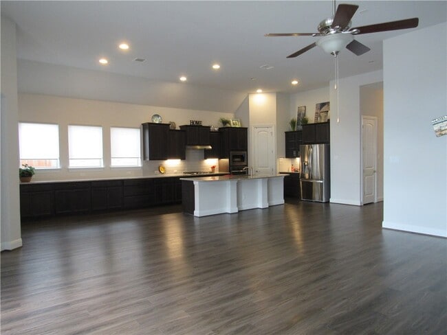 Building Photo - 2709 Steece Way