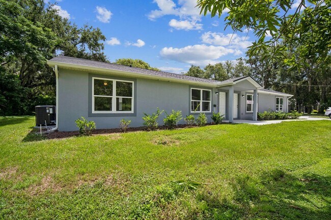 Building Photo - Charming New 3BED-2BATH Apartment in Barto...