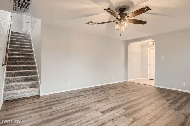 Building Photo - 3 br, 2.5 bath House - 701 Hollow Ridge UNIT