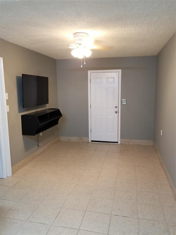 Building Photo - 2201 N Pearland Ave