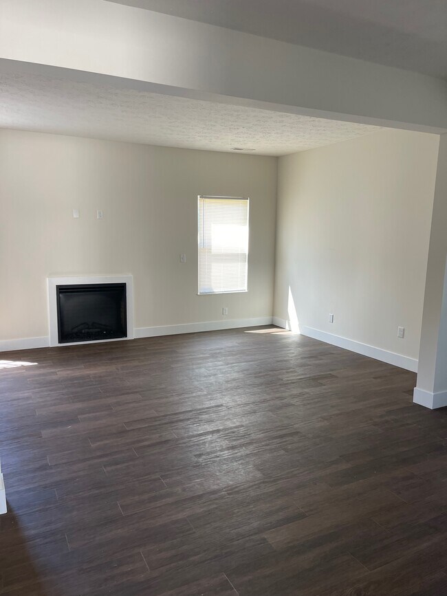 Building Photo - 4235 Otter Creek Dr