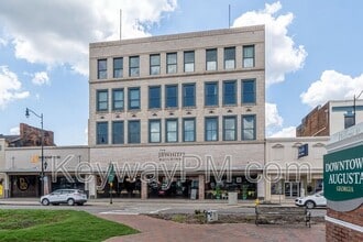 Building Photo - 936 Broad St
