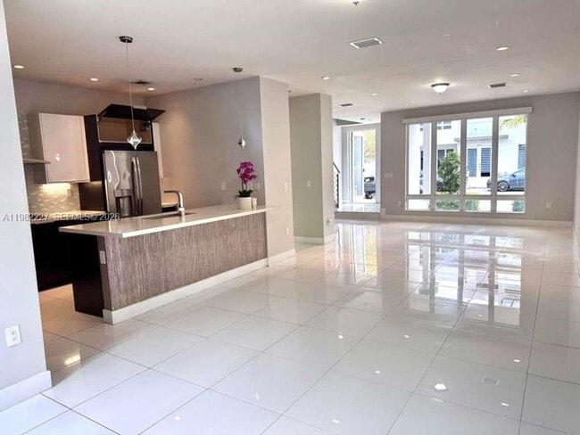 Foto del edificio - 6458 NW 103rd Psge