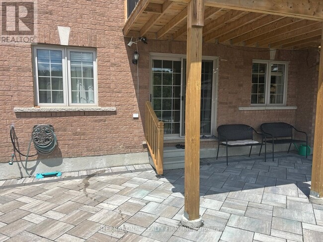 Building Photo - 521 Clifford Perry Pl