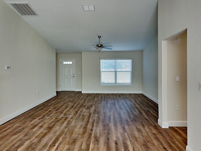 Building Photo - 5 Emerald Trail Pl