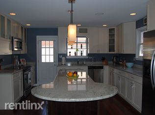 Foto del edificio - 279 Whistling Pine Rd