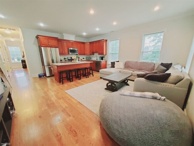 Foto del edificio - 2 br, 1 bath Condo - 75 East Ave Unit 4