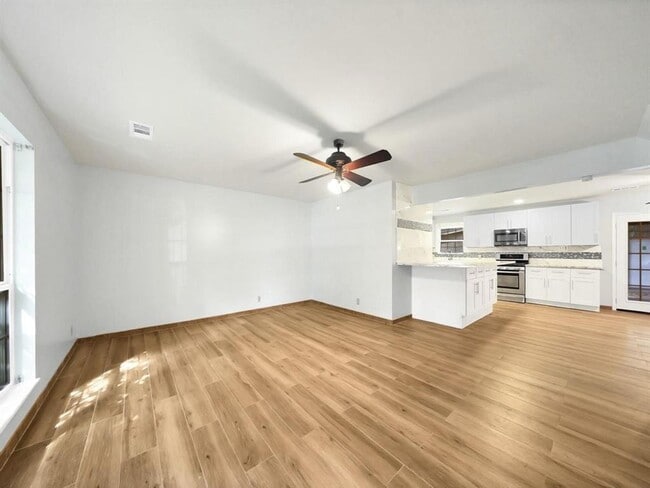 Building Photo - 4718 Tilson Ln
