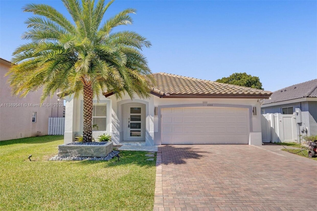 2266 NW 208th Terrace, Pembroke Pines, FL 33029 House Rental in