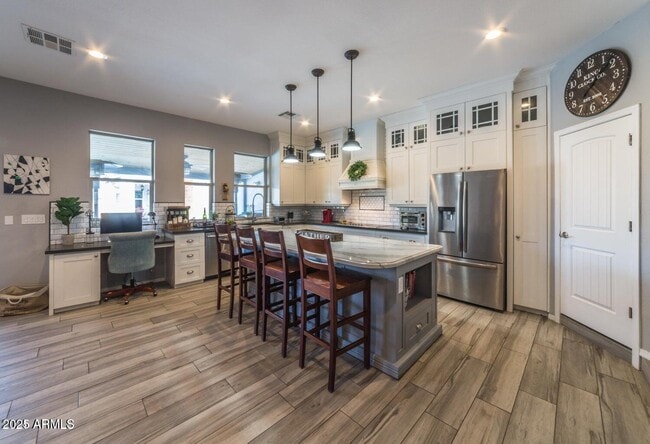 Building Photo - 1350 N Villa Nueva Dr