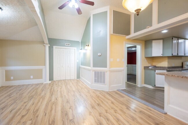 Foto del edificio - Cozy 3 BR/2 BA Single-Family Home in Halet...