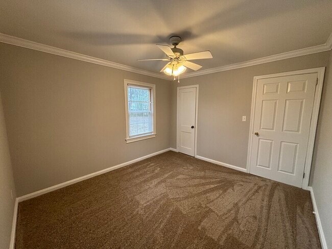 Building Photo - 718 Trout St