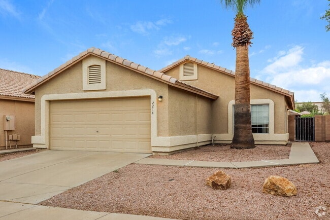 Building Photo - 2214 E Aire Libre Ave
