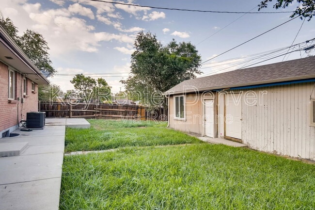 Building Photo - 9160 Cypress Dr