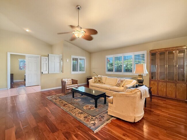 Building Photo - Fully Furnished Single Level Home with a Pool