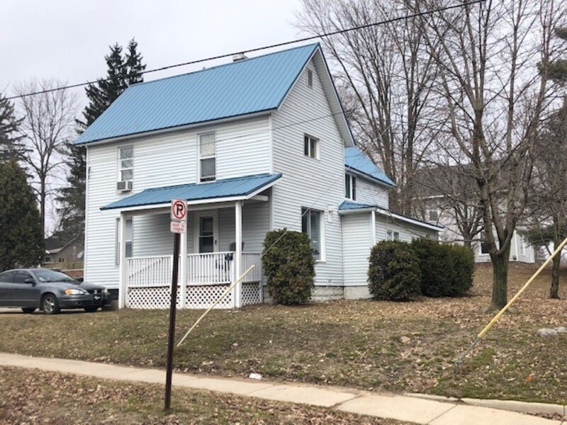 Building Photo - 303 N State St