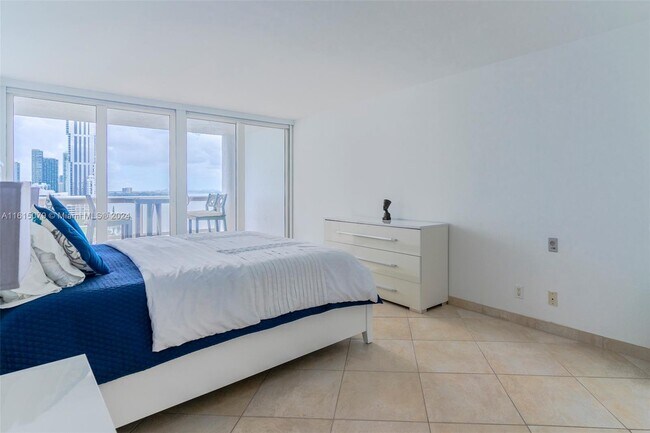Foto del edificio - 1717 N Bayshore Dr