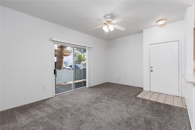 Foto del edificio - 5650 E Sahara Ave