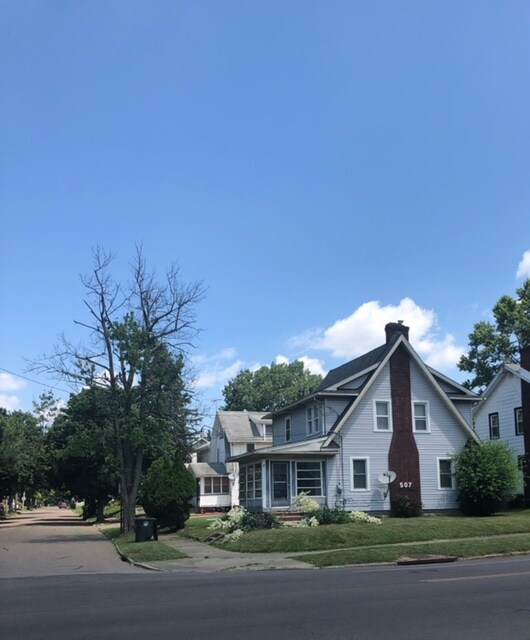 Primary Photo - 507 E Archwood Ave