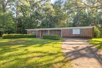 Building Photo - 211 N Lipona Rd