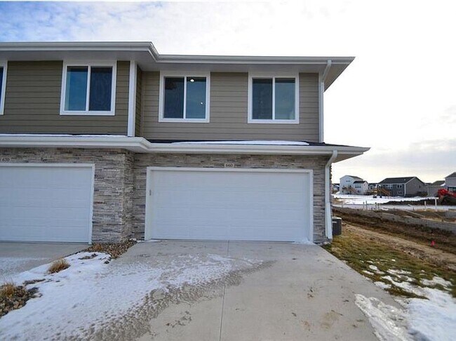 Foto del edificio - 660 SE Greyson Ln