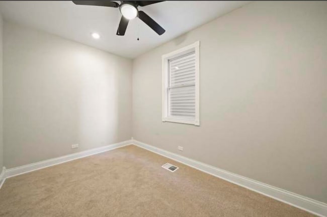 Foto del edificio - 2118 W 51st St
