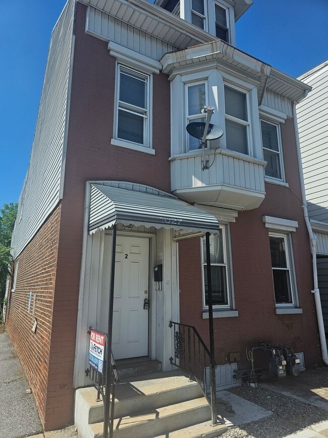 Building Photo - 1027 E Market St