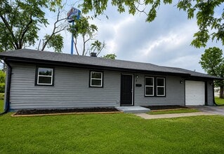 Building Photo - 7 Lazarcheff Dr