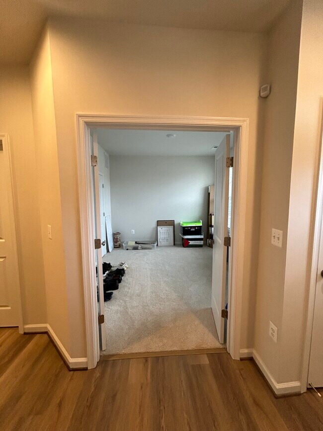 Foto del edificio - 2213 Swallowtail Ln