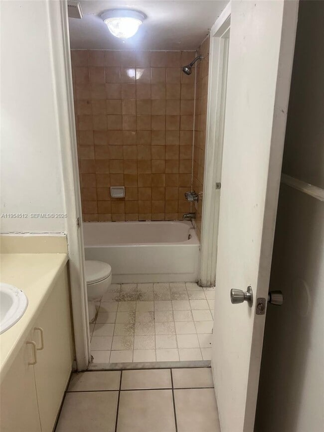 Building Photo - 556 NW 114th Ave