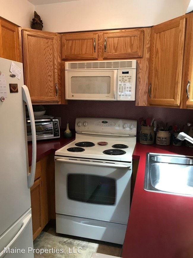 Building Photo - 2 br, 1.5 bath House - 46 Glendridge