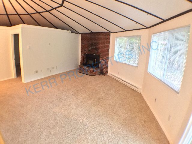 Building Photo - 37 SE Sandy Dell Rd