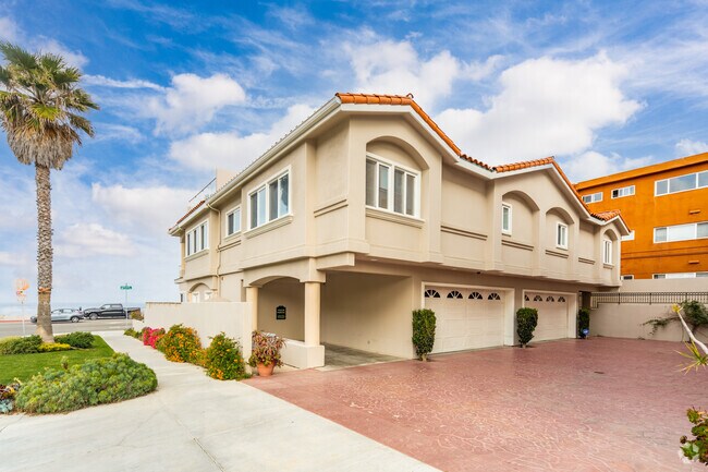 Exterior - 1208 Esplanade