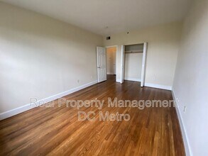 Building Photo - 815 Maryland Ave NE