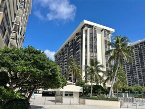Building Photo - 1915 Brickell Ave