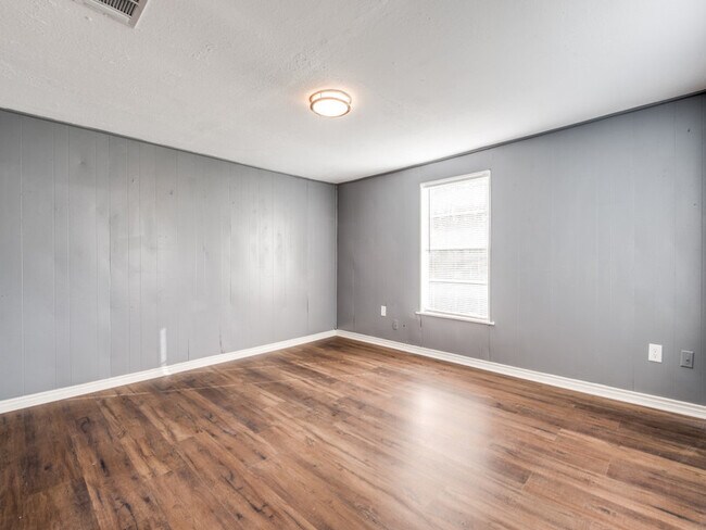 Foto del edificio - 4611 White Rock St