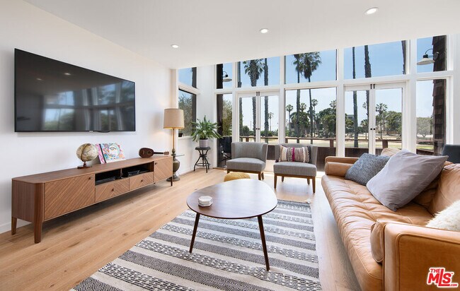 Foto del edificio - 6623 Esplanade