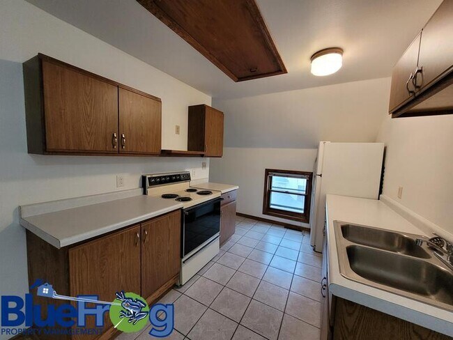 Foto del edificio - 399 Forest Ave
