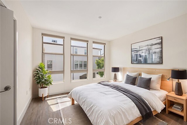 Foto principal - 576 S Brea Blvd