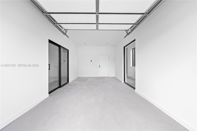 Building Photo - 3189 SW 23rd St