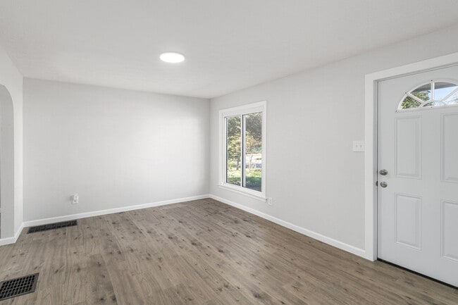 Building Photo - 1961 Dartmouth Ave