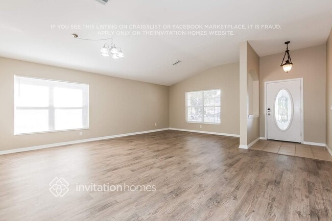 Building Photo - 12069 Warwick Cir