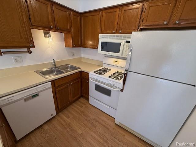 Foto del edificio - 48530 Sugarbush Rd