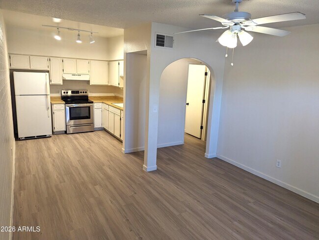 Foto del edificio - 1343 W 3rd St