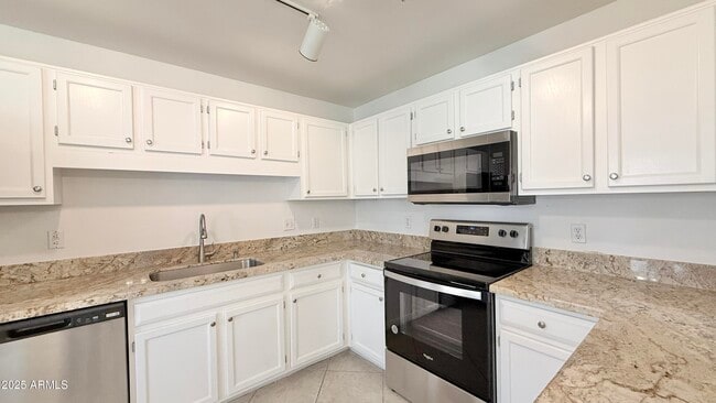 Foto del edificio - 15050 N Thompson Peak Pkwy