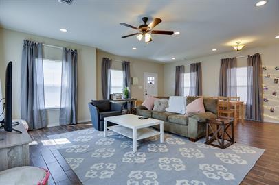 Foto principal - 100 Fidelity St