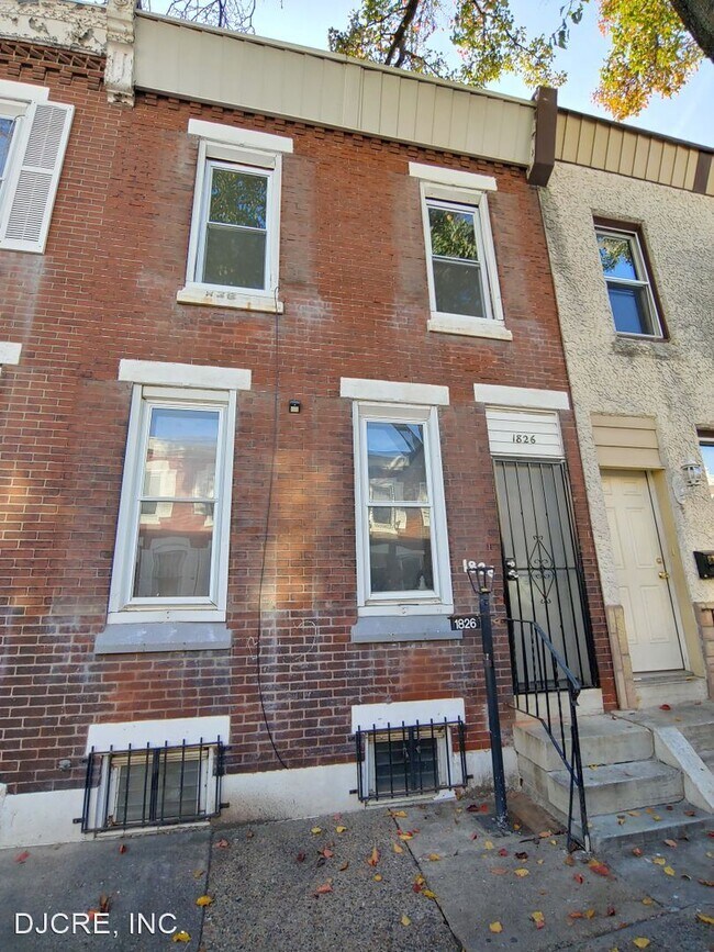 3 br, 1 bath House 1826 E Clementine Street House Rental in